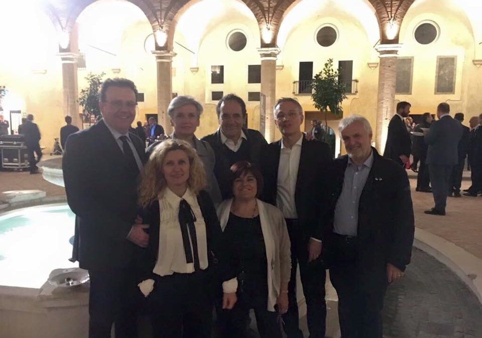 Cena di beneficenza “A tavola per ricostruire”
